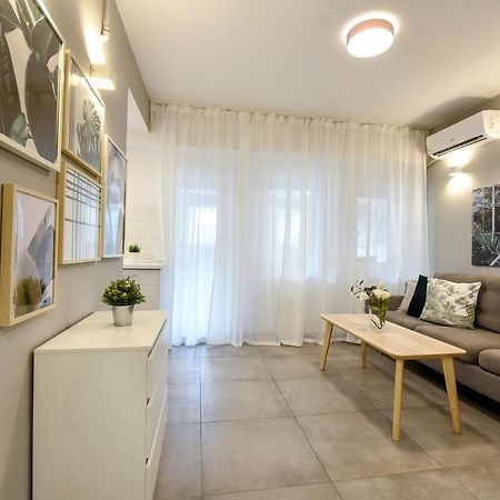 Spacious 1Br In The City Center - Amazing For Extended Stays Bukarest Exteriör bild