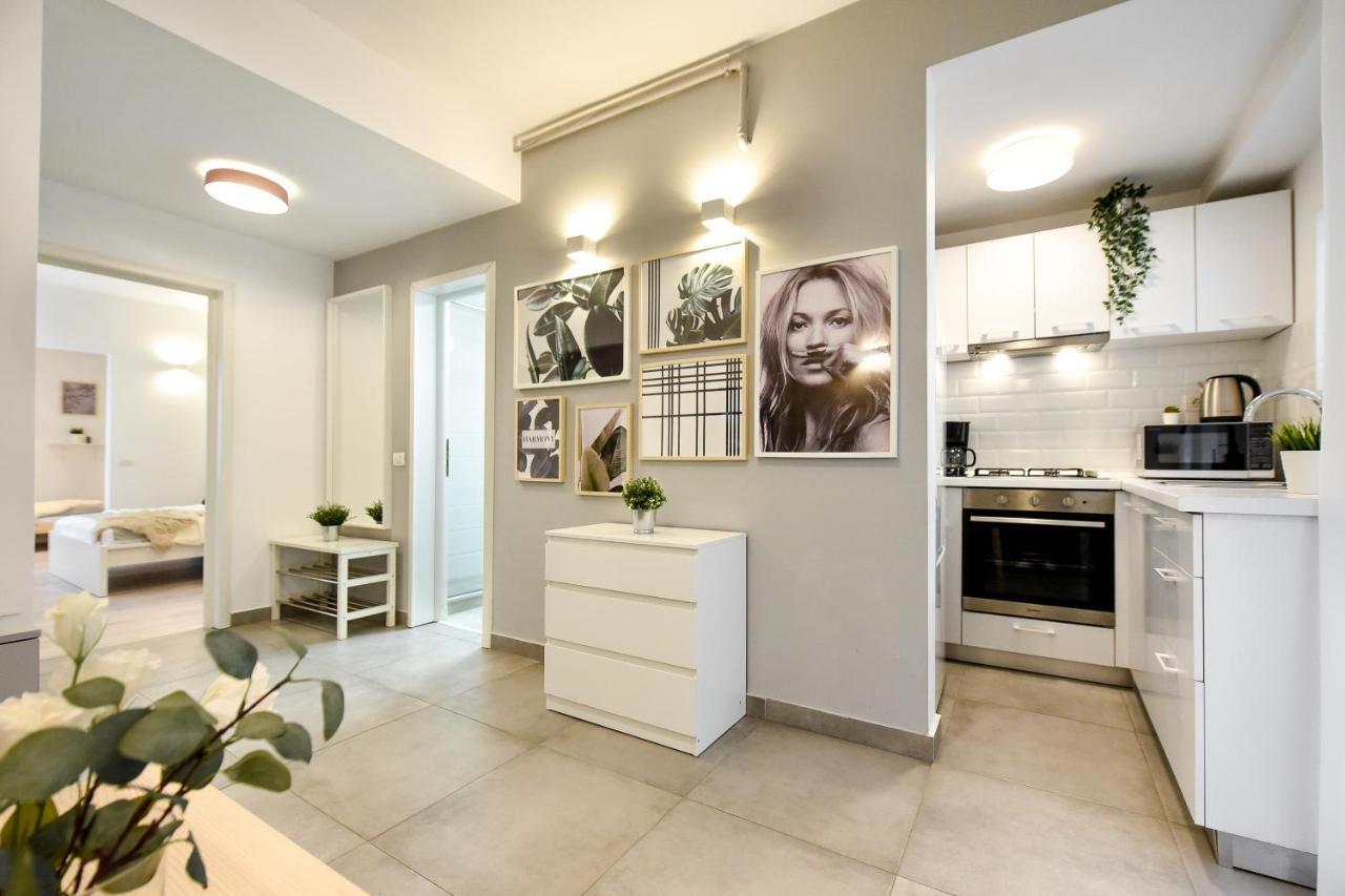 Spacious 1Br In The City Center - Amazing For Extended Stays Bukarest Exteriör bild