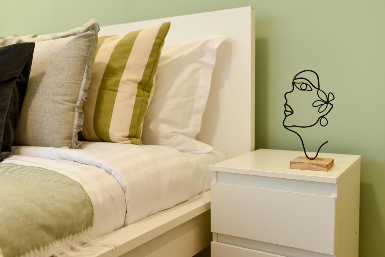 Spacious 1Br In The City Center - Amazing For Extended Stays Bukarest Exteriör bild