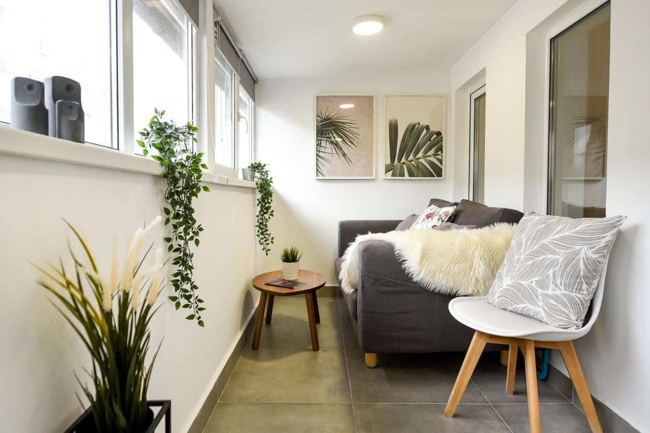 Spacious 1Br In The City Center - Amazing For Extended Stays Bukarest Exteriör bild