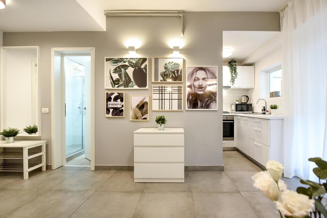 Spacious 1Br In The City Center - Amazing For Extended Stays Bukarest Exteriör bild