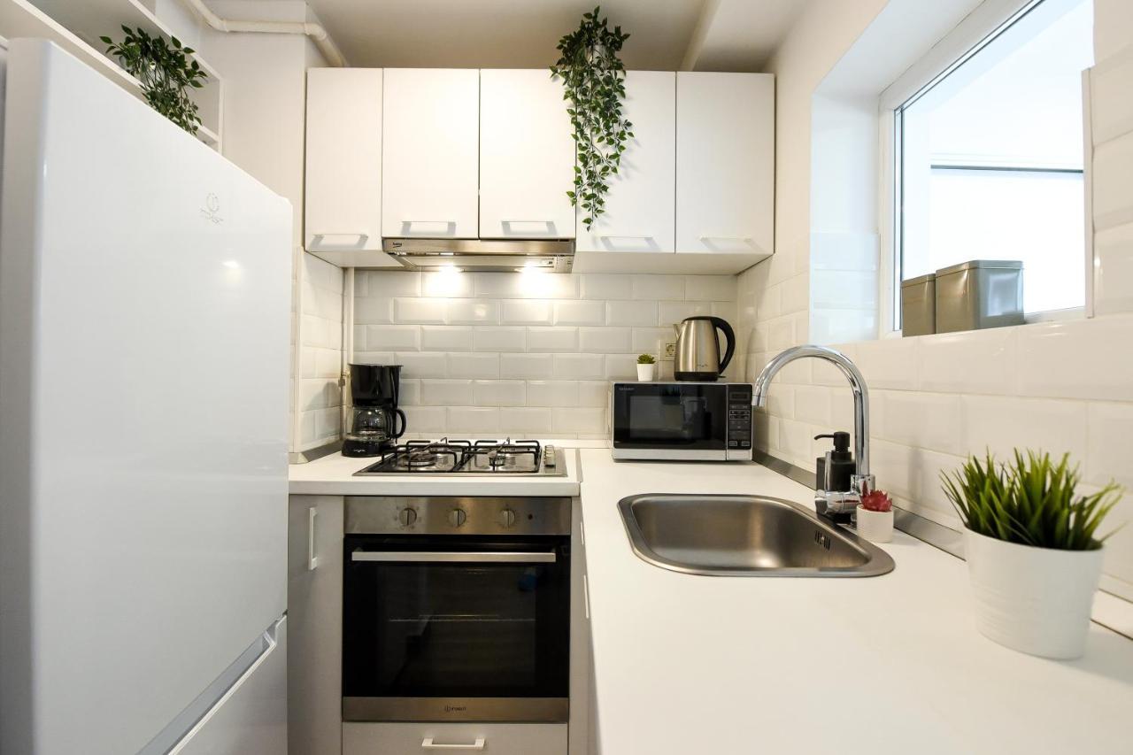 Spacious 1Br In The City Center - Amazing For Extended Stays Bukarest Exteriör bild